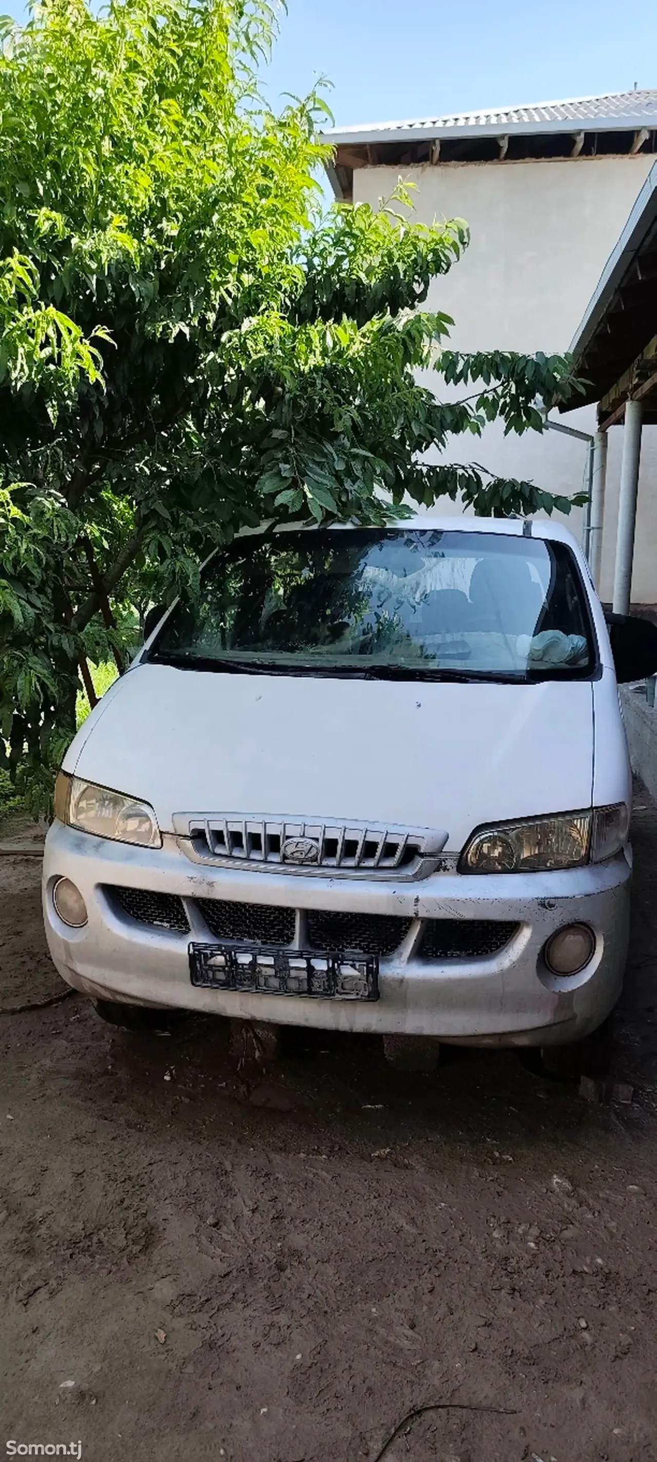 Hyundai Staria 2000 · MT
