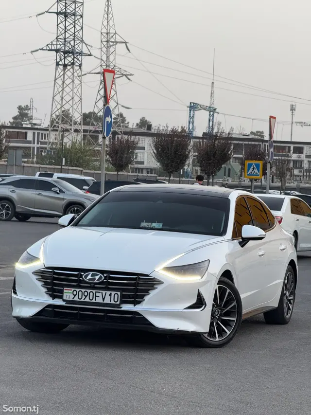 Hyundai Sonata 2022 · 2.5 AT