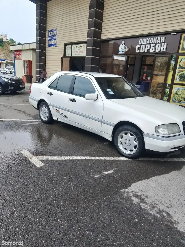 Mercedes-Benz C class 1995 · 1.8 MT