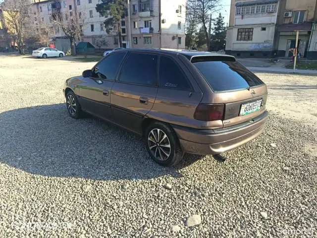 Opel Astra F 1998 · 1.6 MT