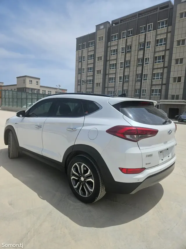 Hyundai Tucson 2016 · 1.6 AT