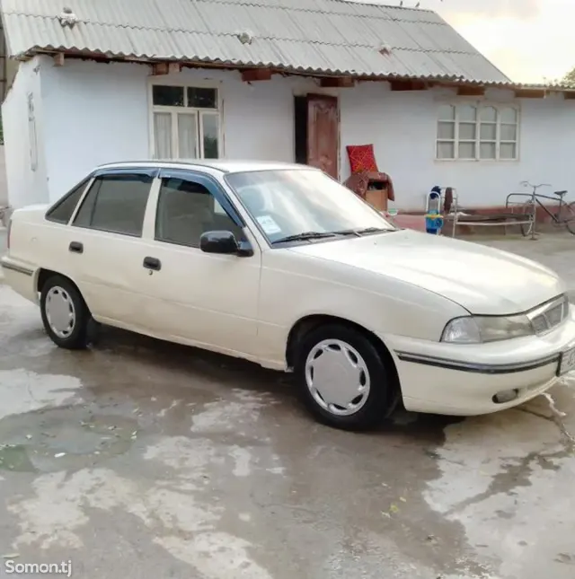 Daewoo Nexia 1994 · 1.6 MT