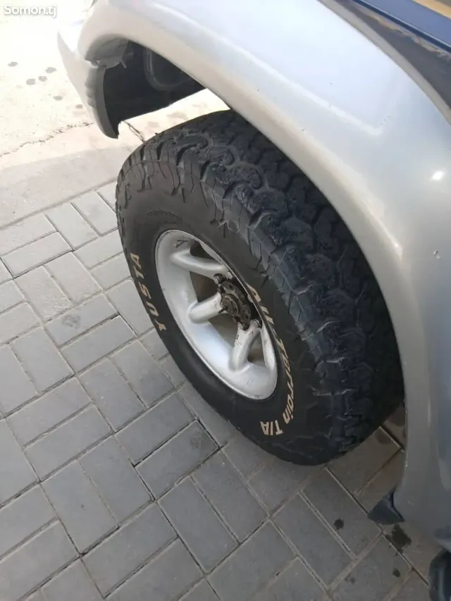 Mitsubishi Pajero 1993 · 3.0 AT