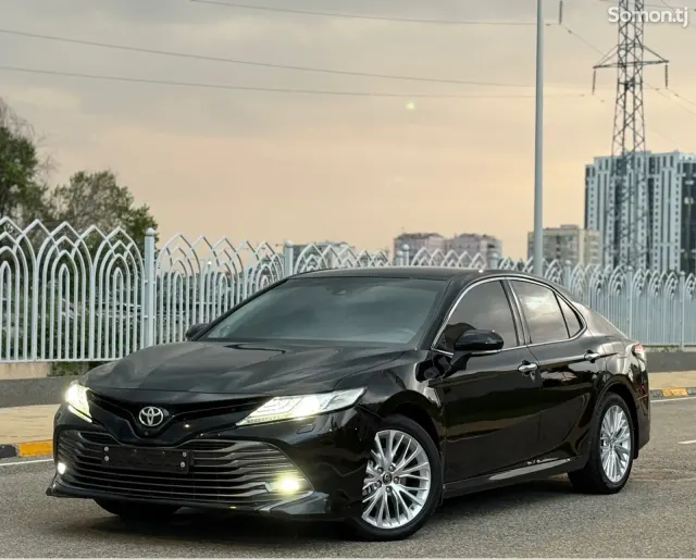 Toyota Camry 2019 · 3.5 AT