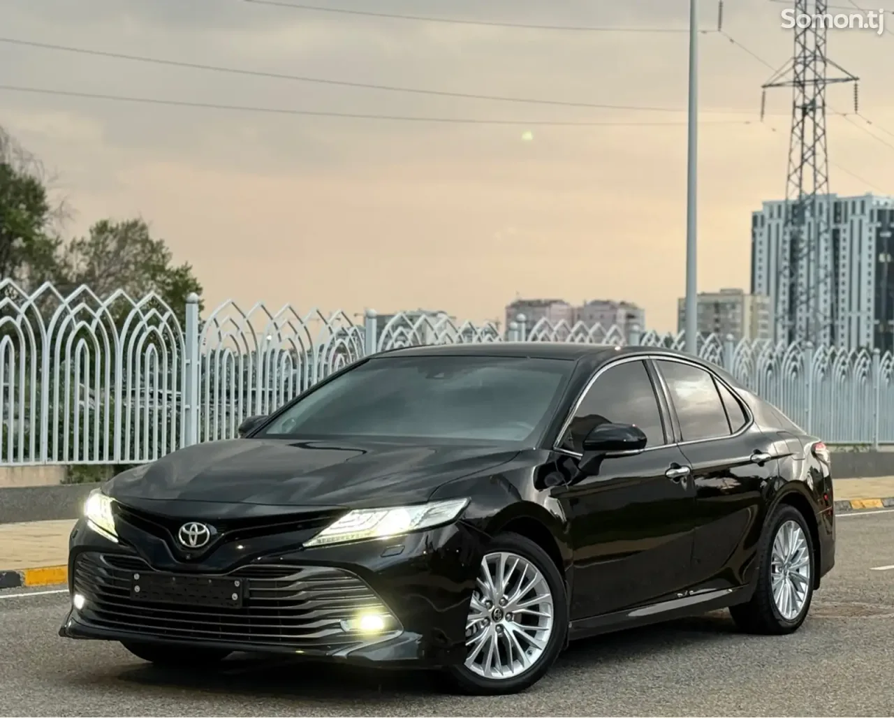 Toyota Camry 2019 · 3.5 AT