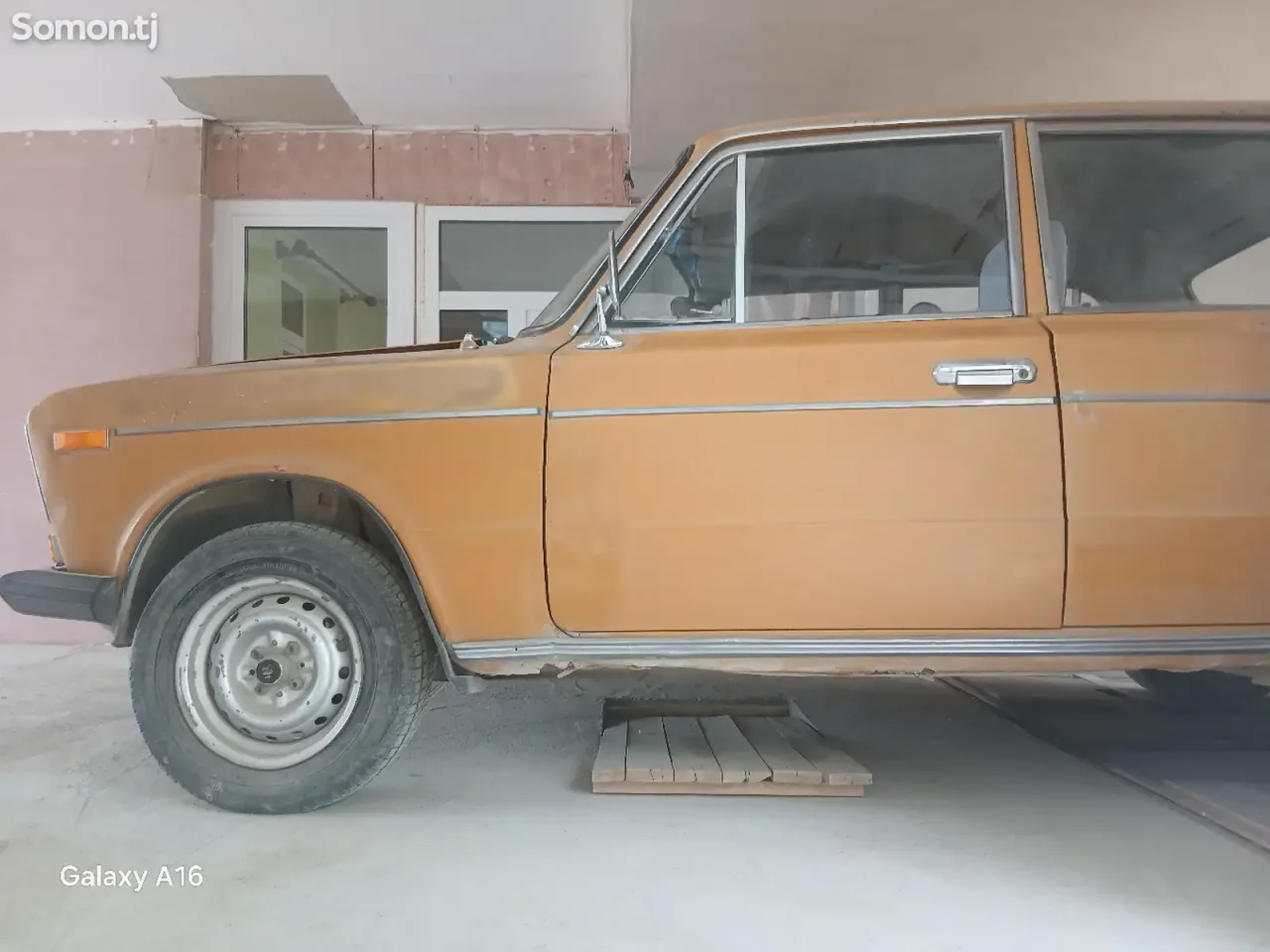 Lada (ВАЗ) 2106 1984 · 0.8 MT