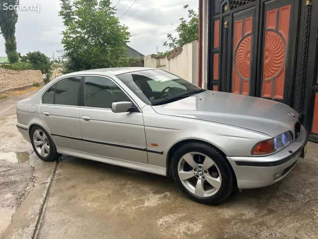 BMW M5 1998 · 2.3 AT