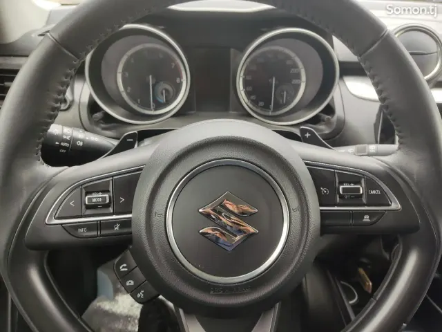 Suzuki Swift 2017 · 1.1 AT