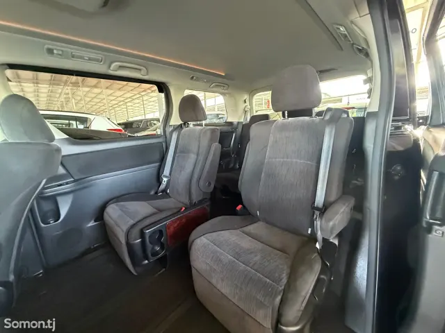Toyota Vellfire 2014 · 2.4 AT