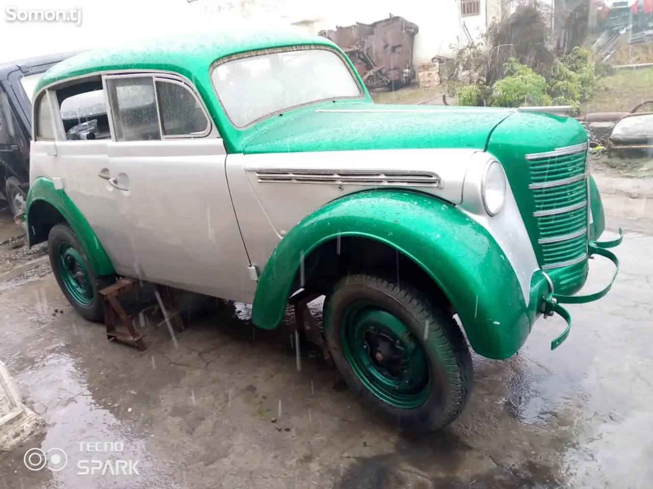 Москвич 401 1950 · 2.4 MT
