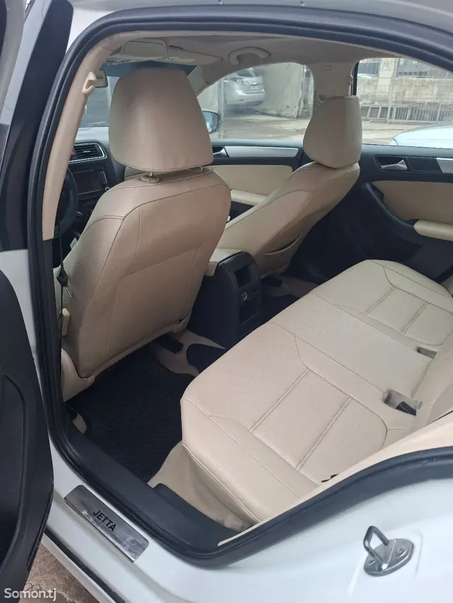 Volkswagen Jetta 2014 · 1.8 AT