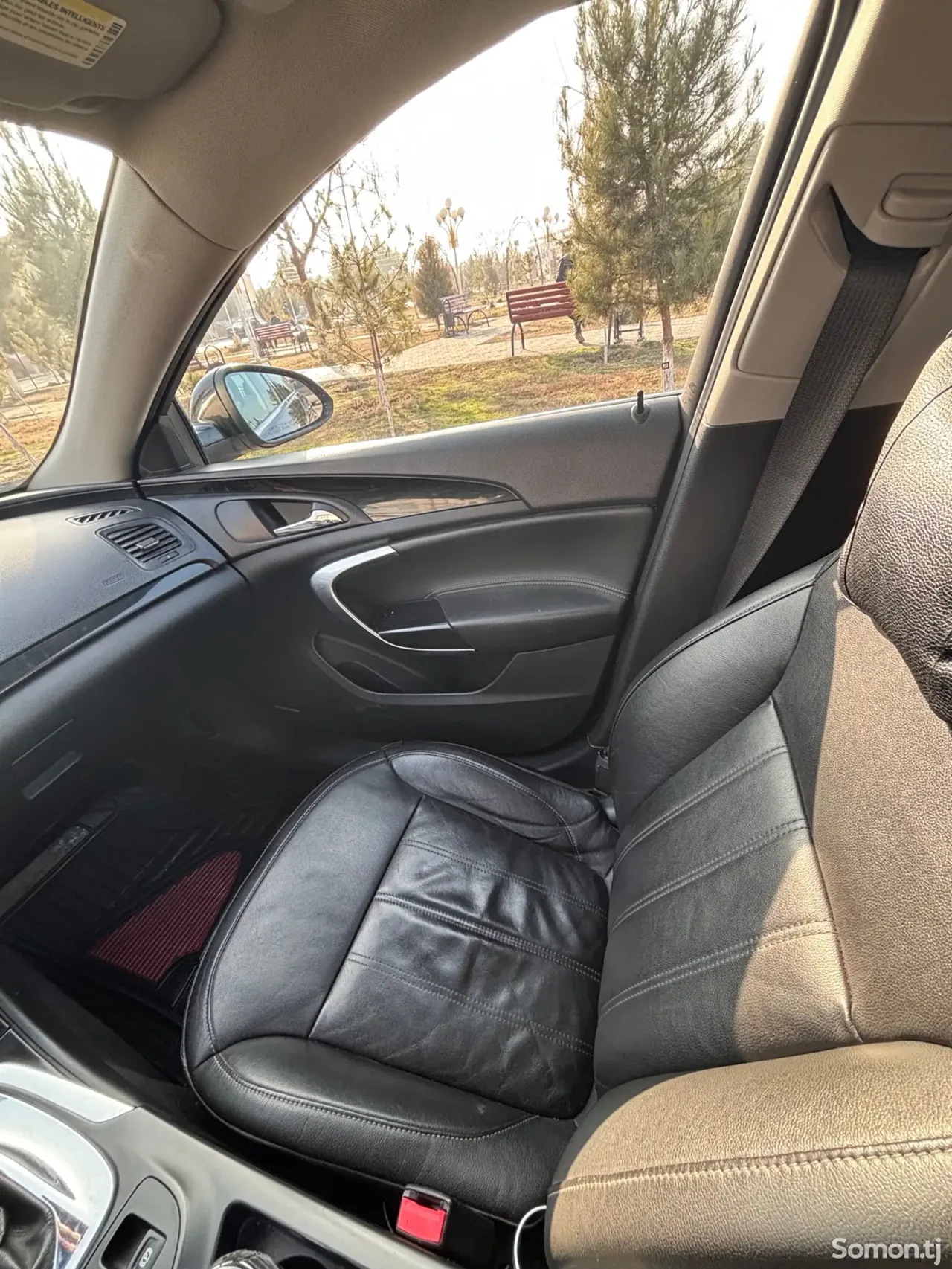 Buick Regal 2011 · AT
