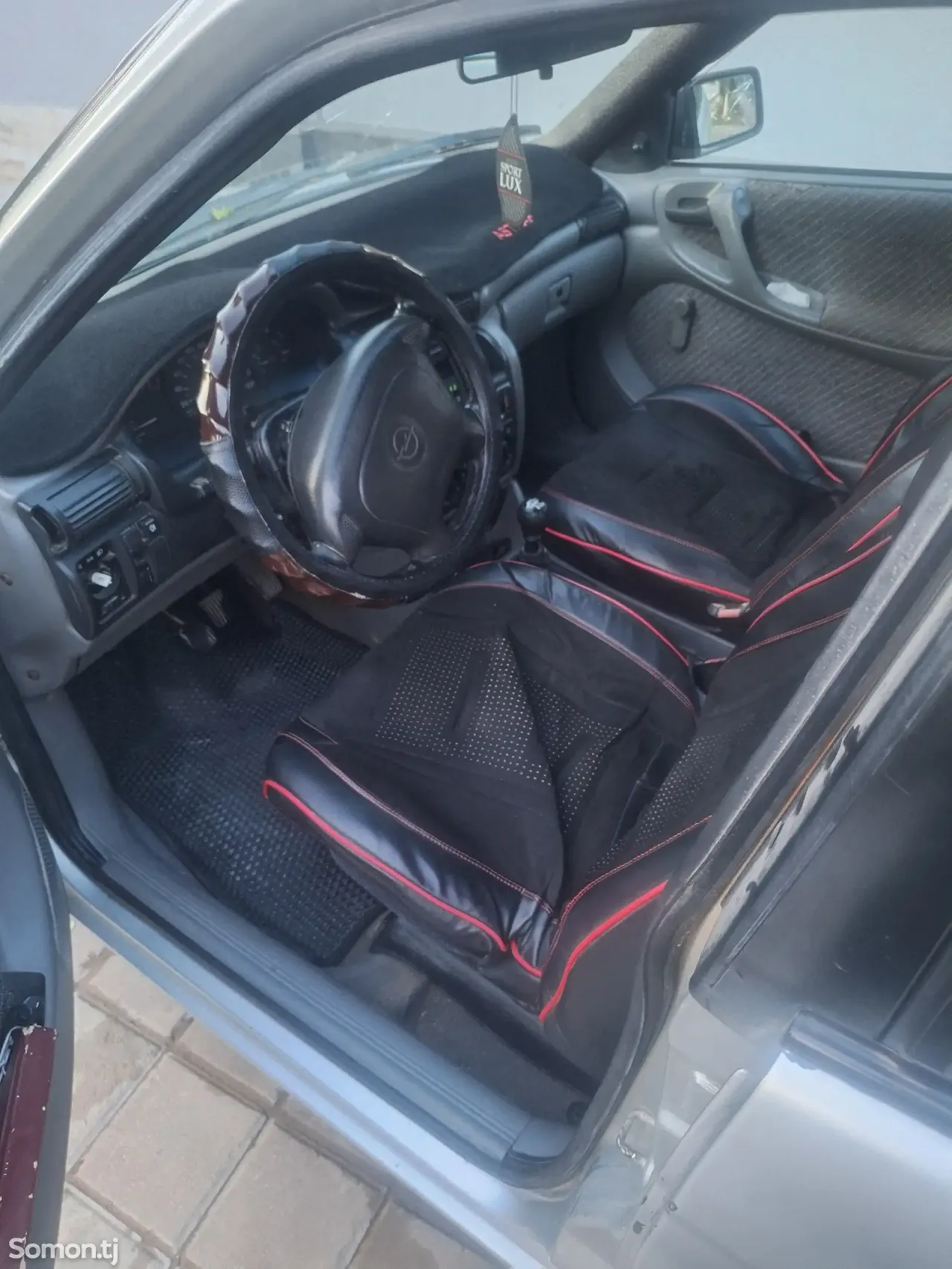 Opel Astra F 1993 · 1.6 MT