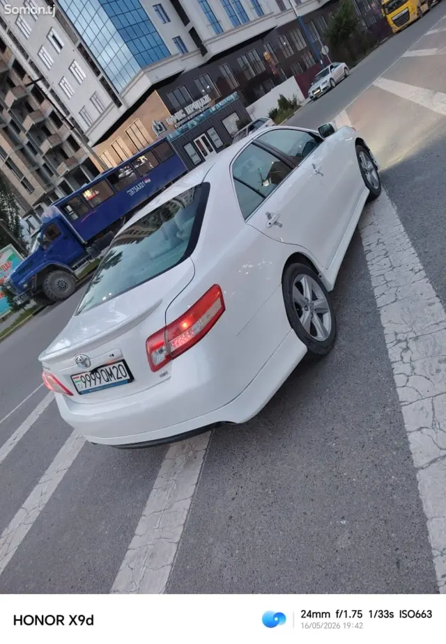 Toyota Camry 2011 · 2.5 AT