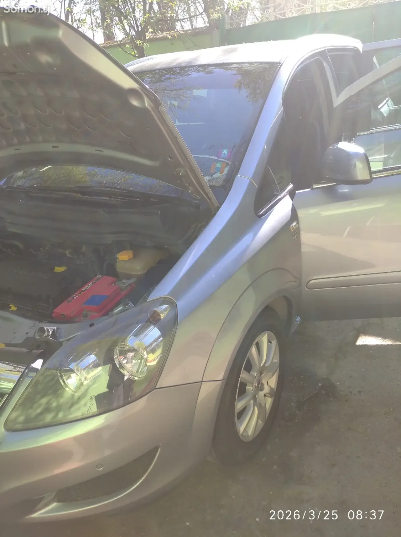 Opel Zafira 2010 · 1.6 MT