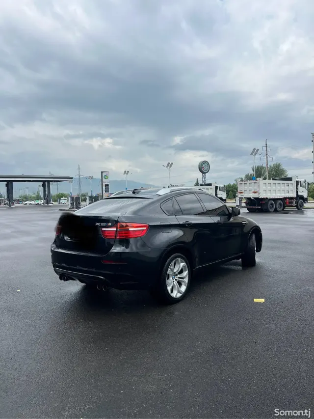 BMW X6 M 2010 · 4.4 AT