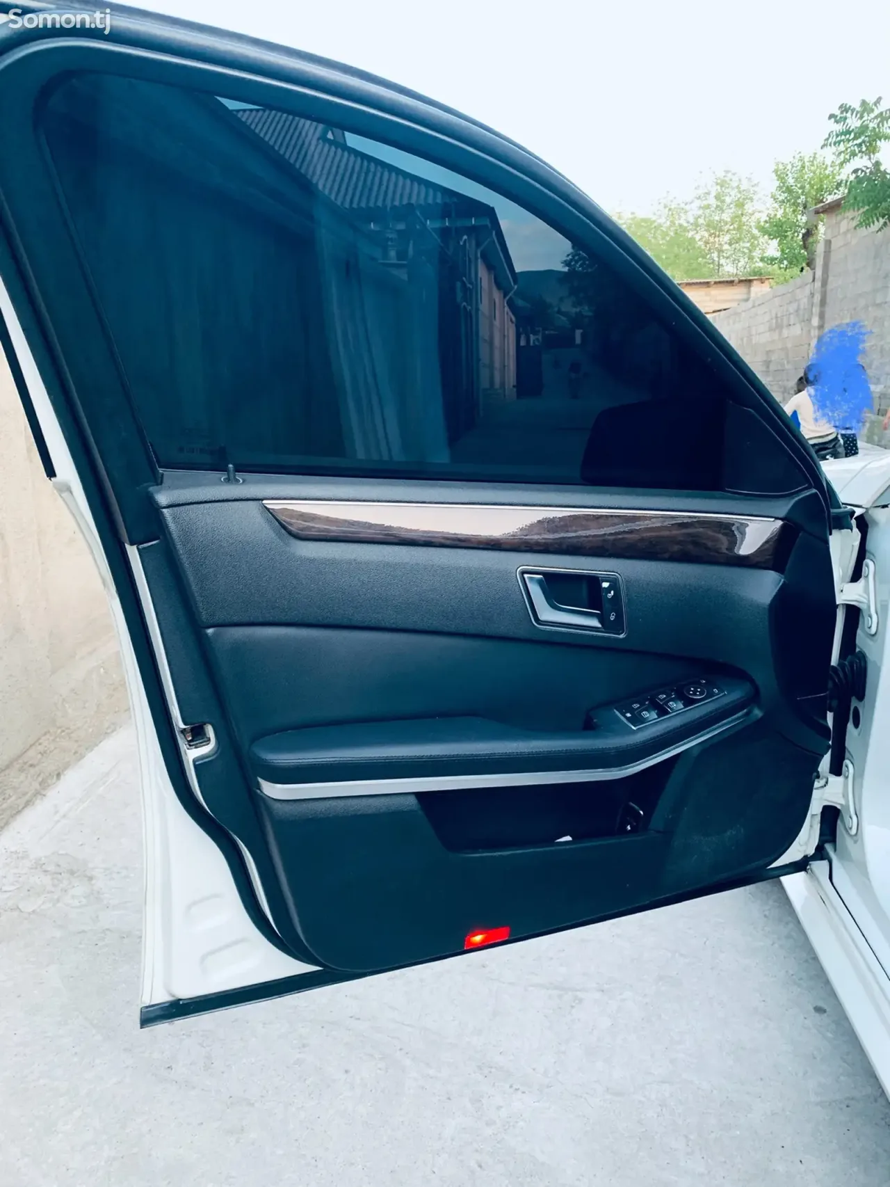 Mercedes-Benz E class 2012 · 2.0 AT