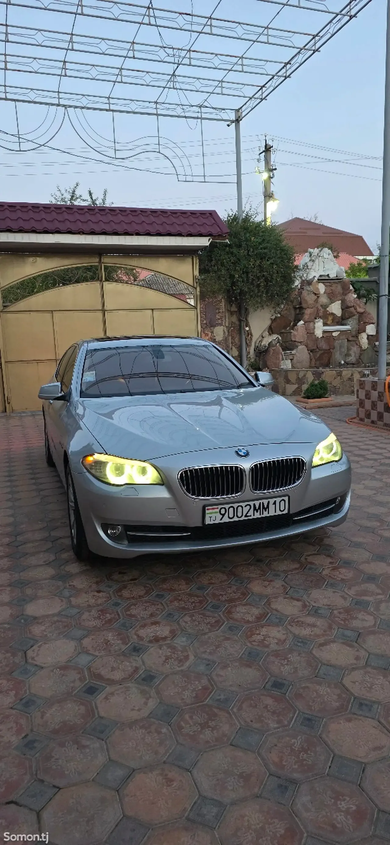 BMW 5 series 2012 · 2.0 AT