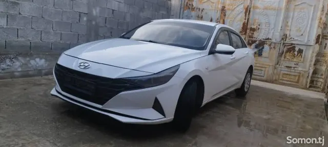 Hyundai Elantra 2022 · 1.6 AT