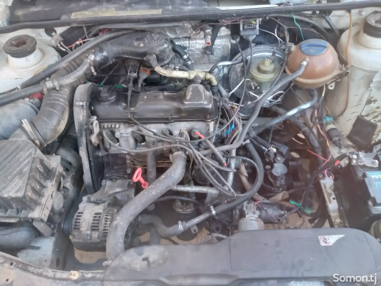 Volkswagen Passat 1993 · 1.8 MT