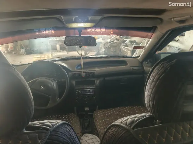 Opel Astra F 1994 · 1.6 MT