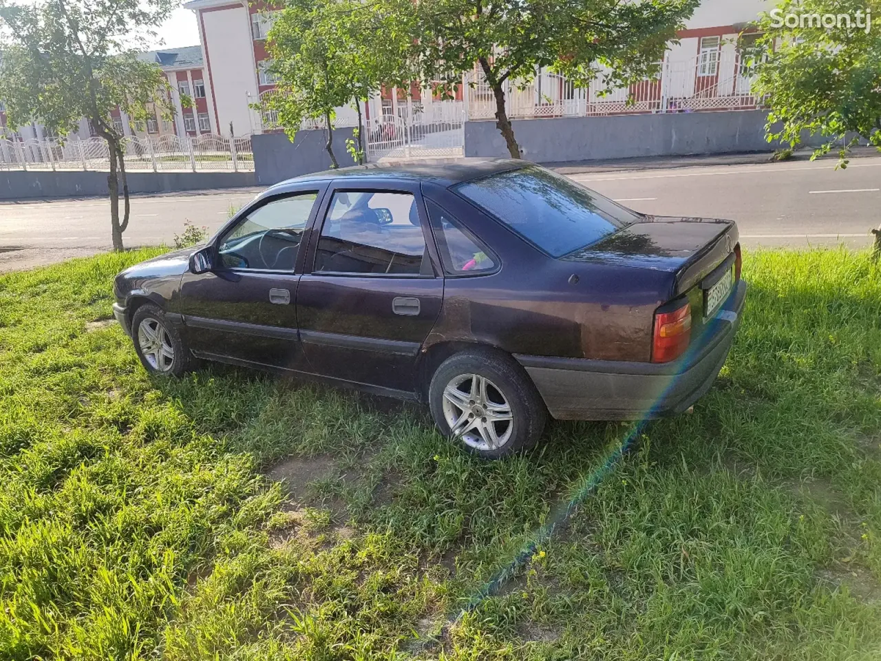 Opel Vectra A 1990 · 1.6 MT