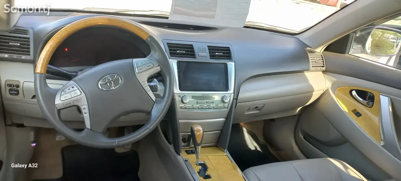 Toyota Camry 2007 · 2.4 AT