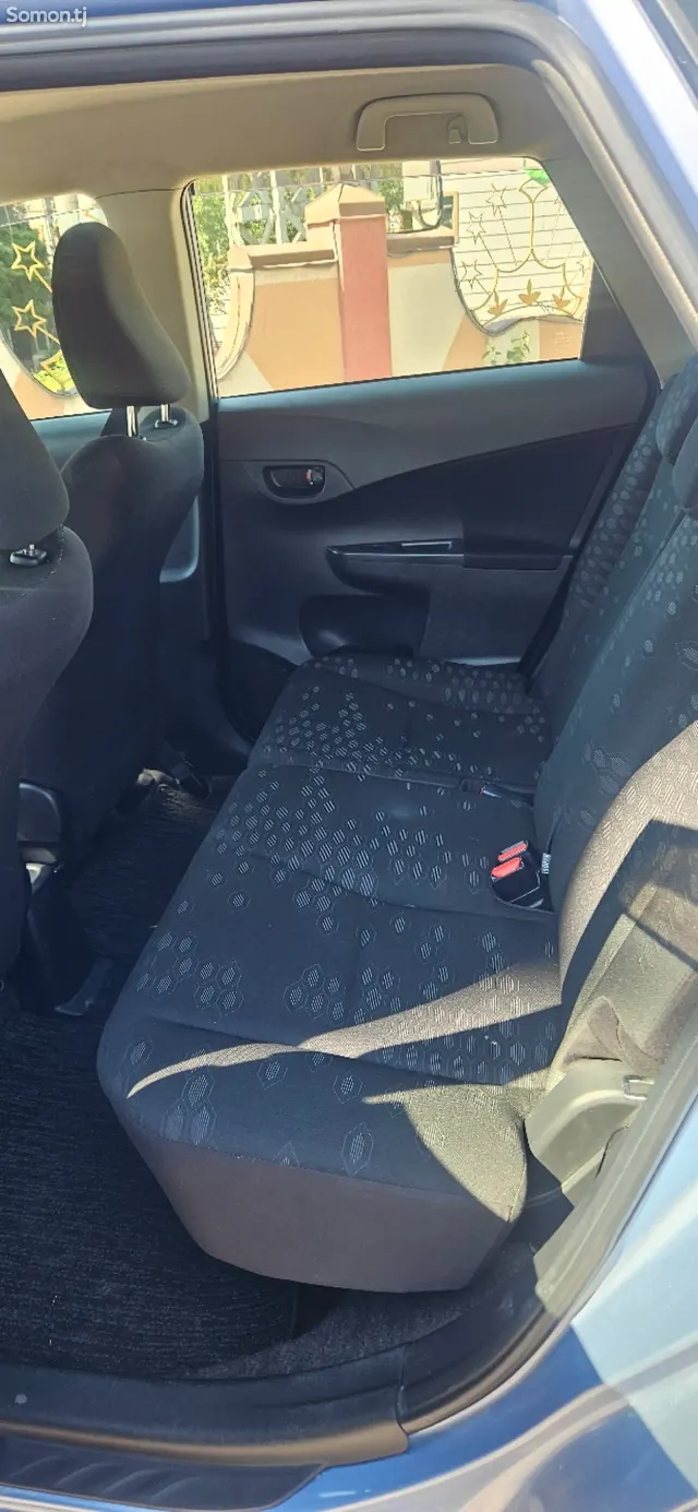Toyota Ractis 2014 · 1.5 AT