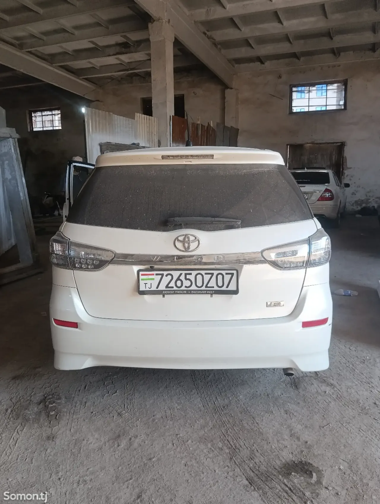 Toyota Wish 2014 · 1.8 AT