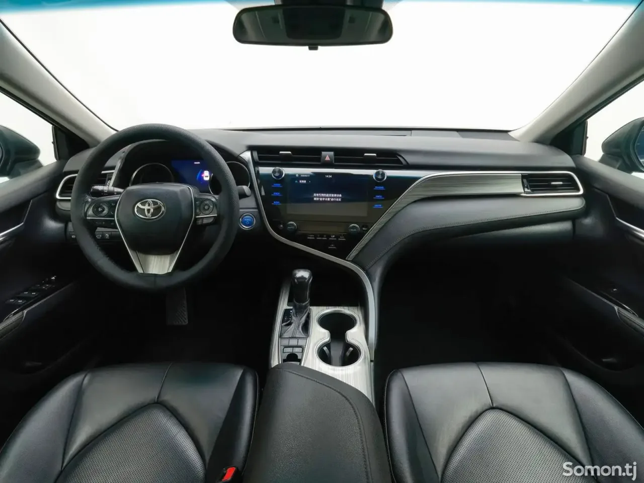 Toyota Camry 2019 · 2.5 AT
