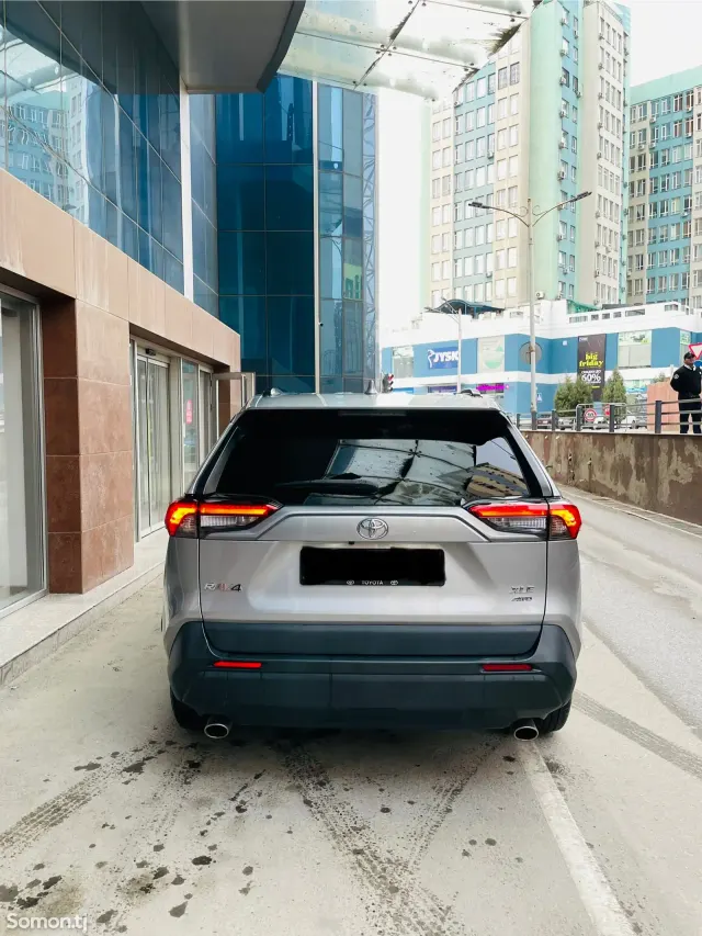 Toyota RAV 4 2020 · 2.5 AT