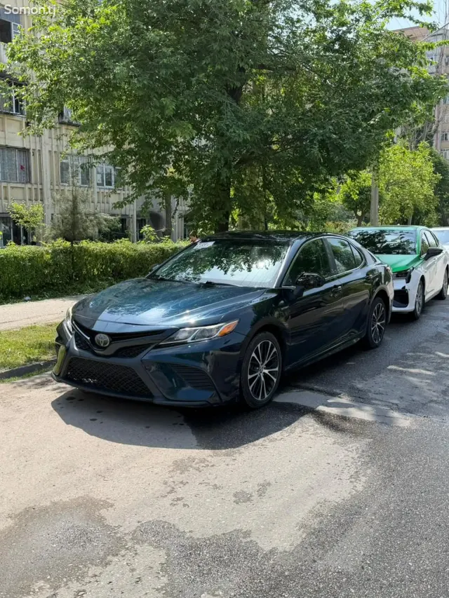 Toyota Camry 2018 · 2.5 AT