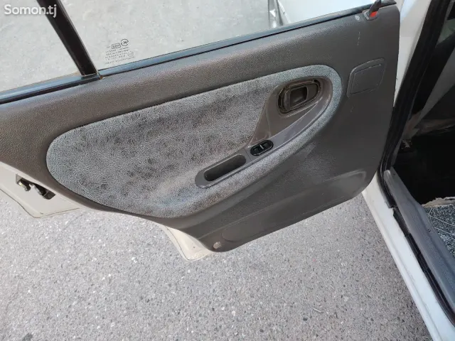 Daewoo Nexia 1996 · 1.5 MT