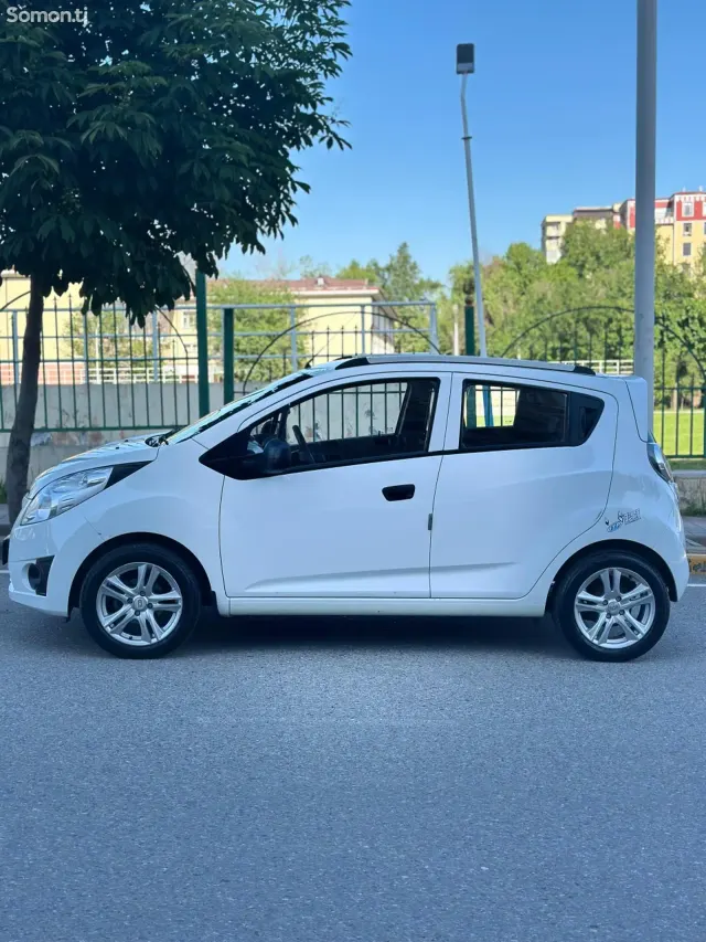 Chevrolet Spark 2013 · 1.3 AT