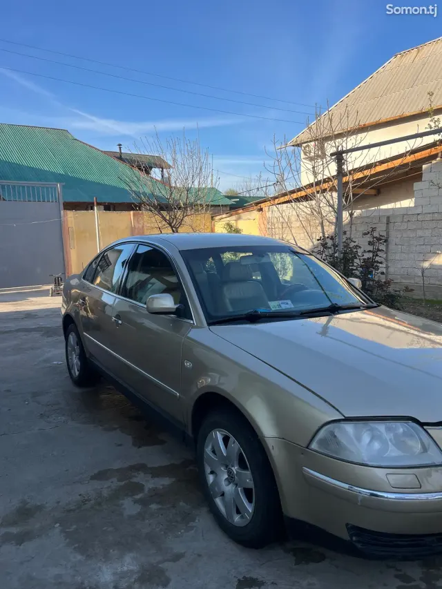 Volkswagen Passat 2003 · 2.3 AT
