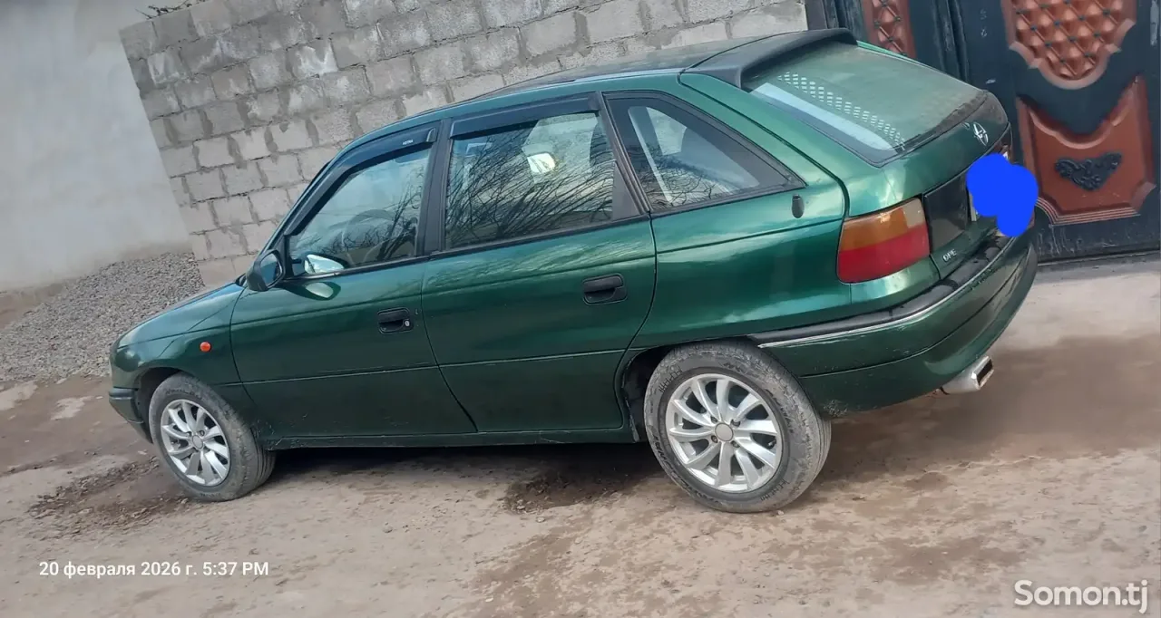 Opel Astra F 1997 · 1.8 MT