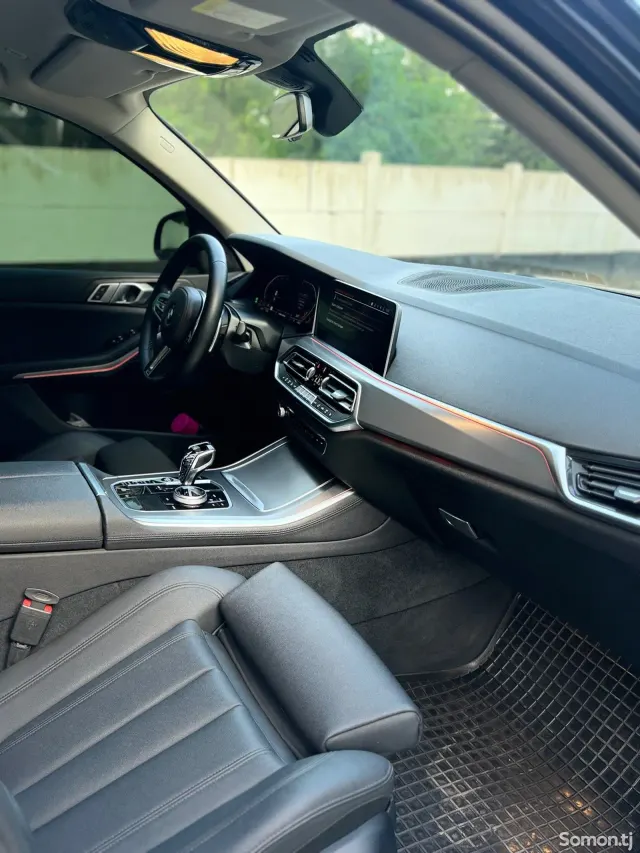 BMW X5 2021 · 2.5 AT