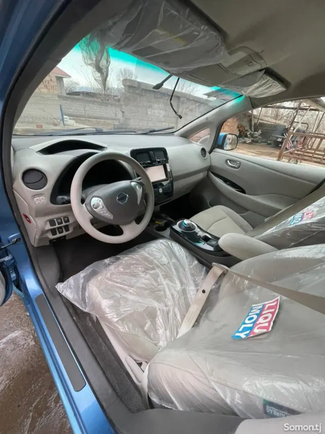 Nissan Leaf 2012 · AMT