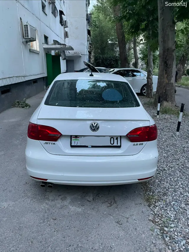 Volkswagen Jetta 2014 · 2.5 AT