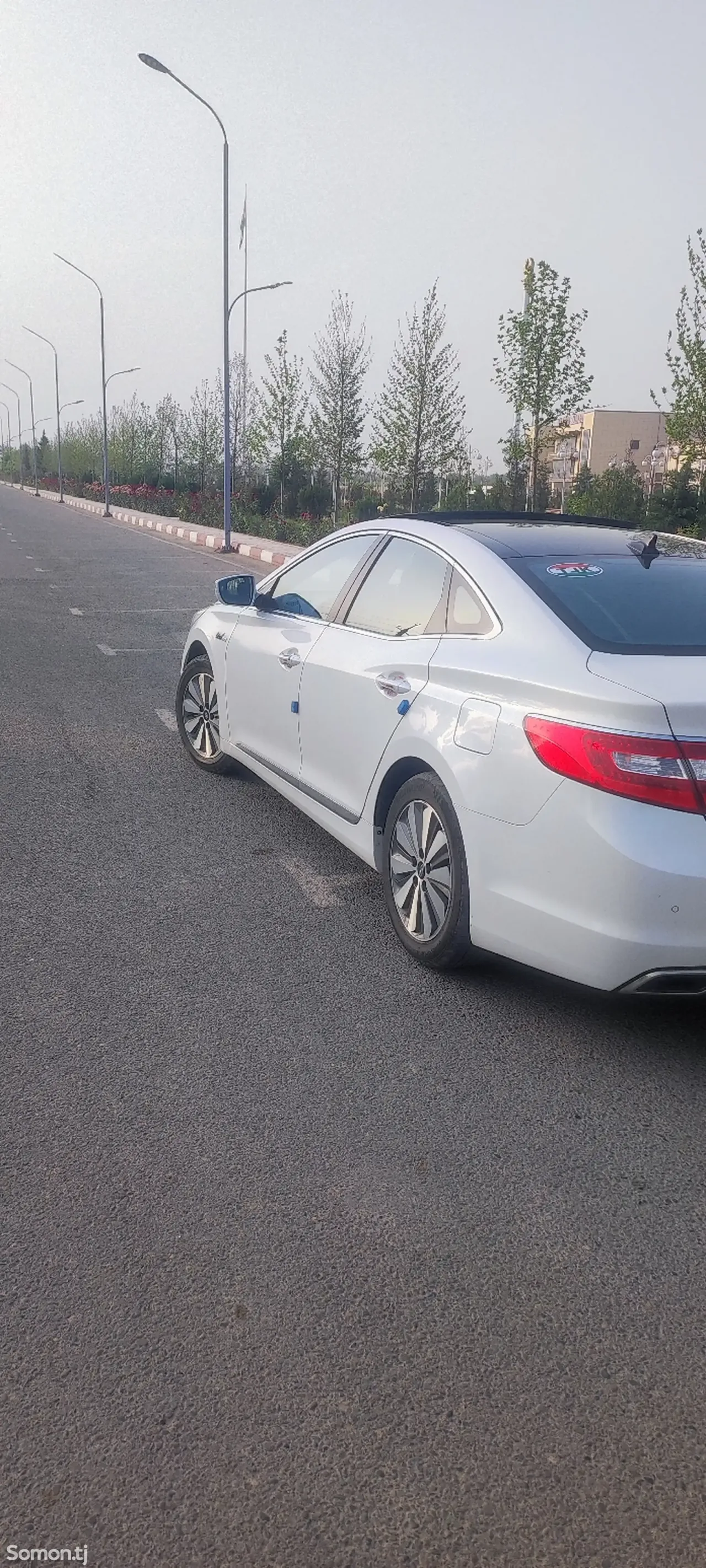 Hyundai Grandeur 2014 · 2.4 AT