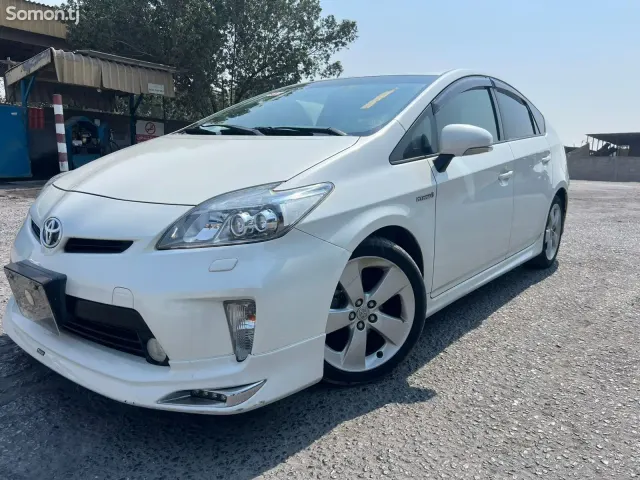 Toyota Prius 2014 · 1.5 AT