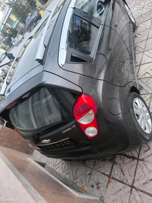 Chevrolet Spark 2014 · 1.1 AT