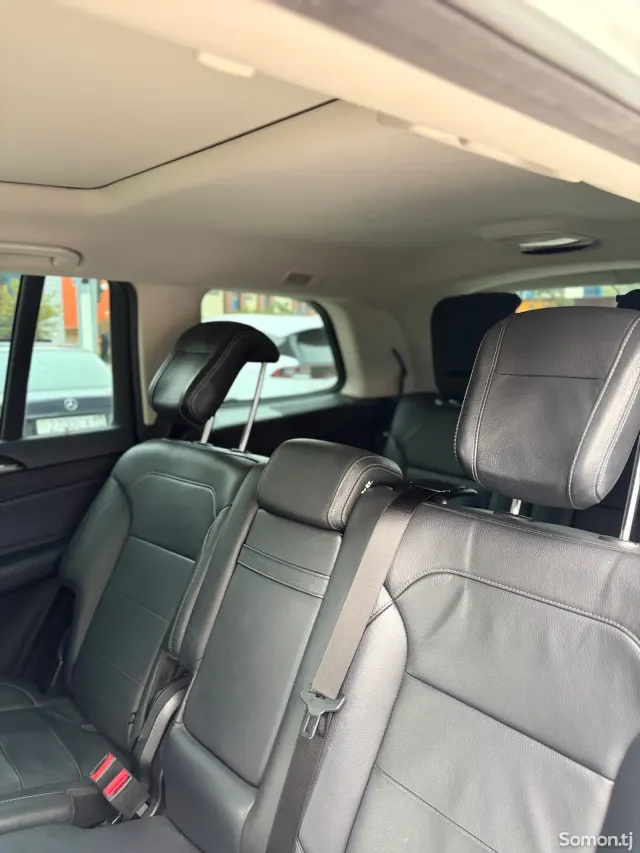 Mercedes-Benz GLS 2017 · 3.5 AT