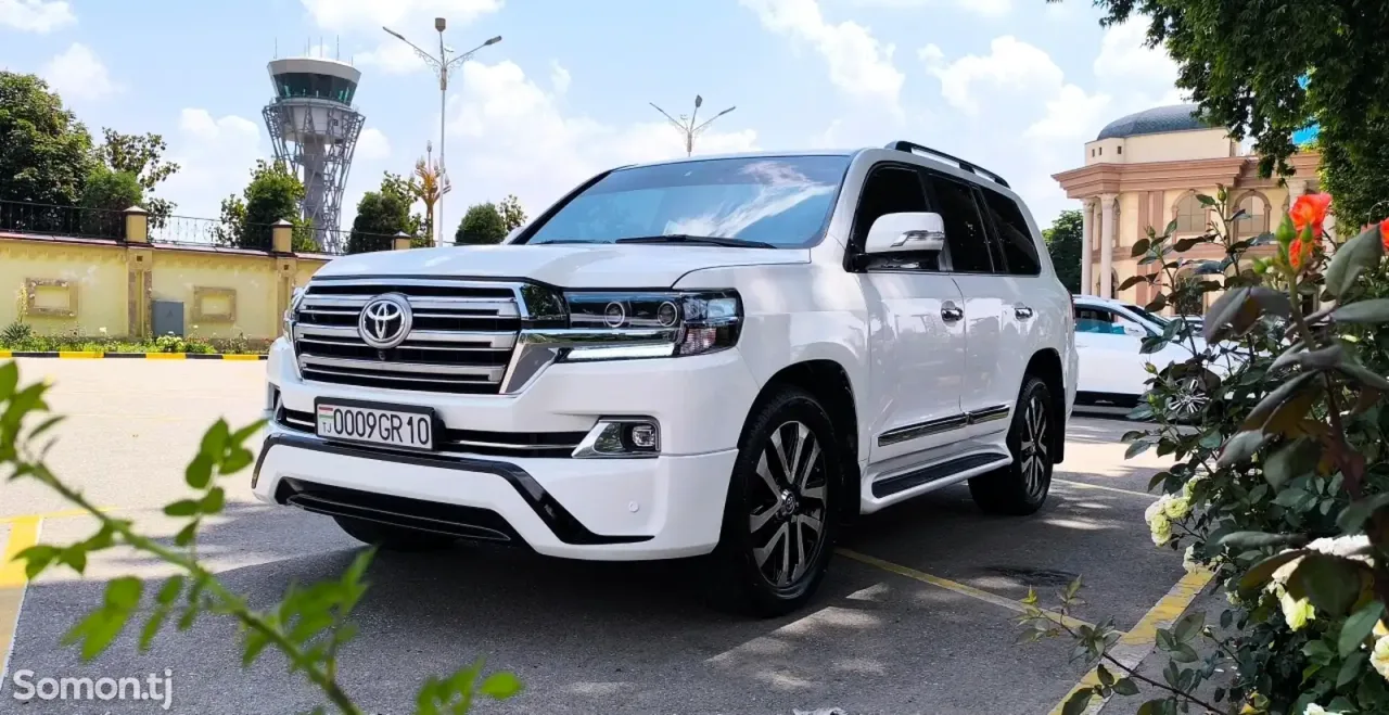 Toyota Land Cruiser 2013 · 4.5 AT