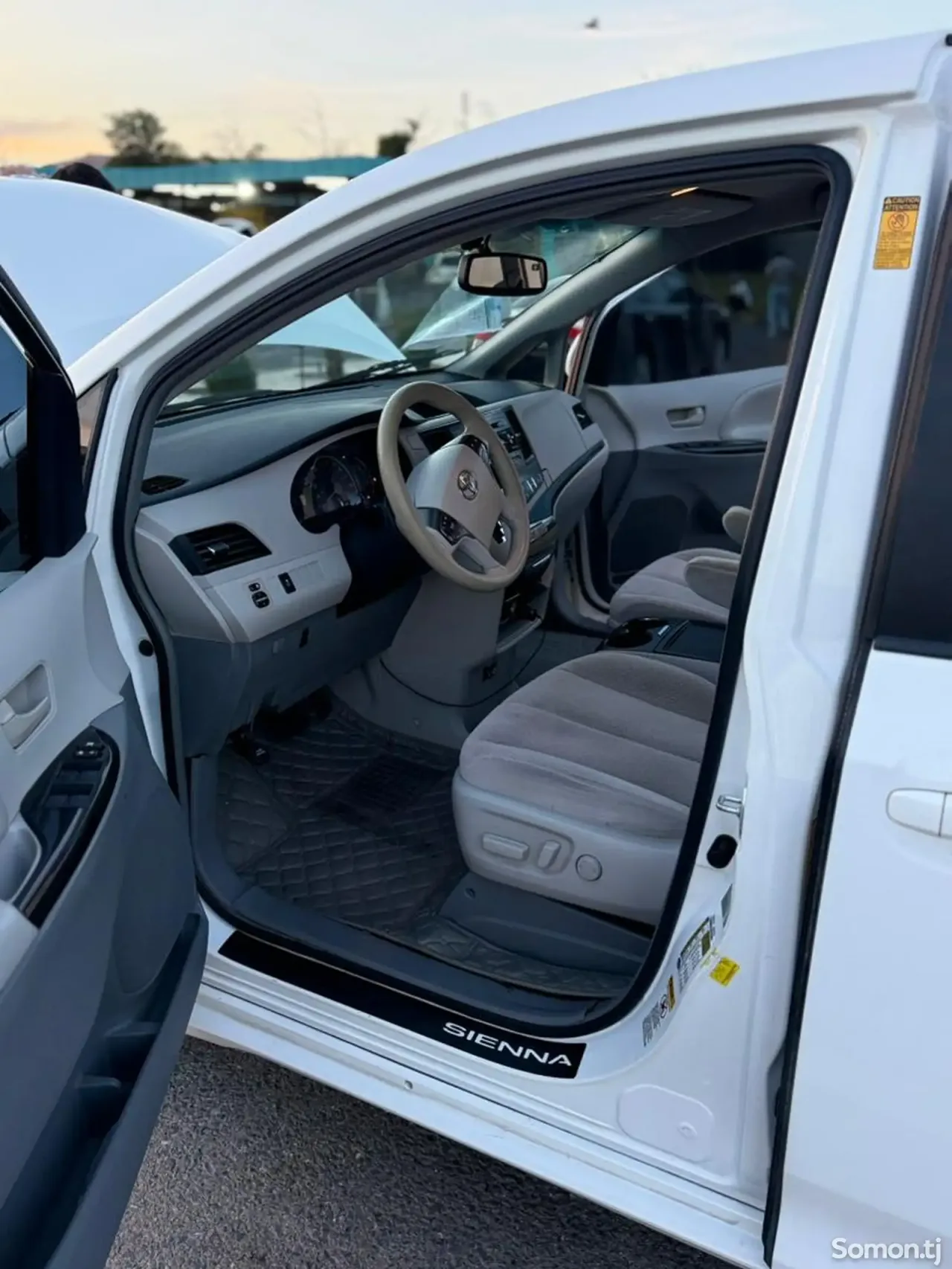 Toyota Sienna 2014 · 3.5 AT