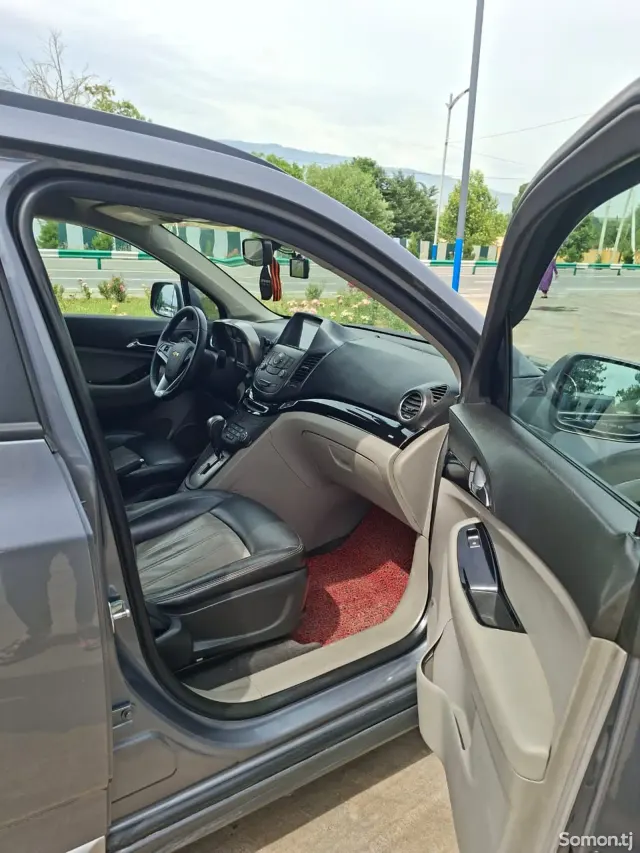 Chevrolet Orlando 2015 · 2.0 AT