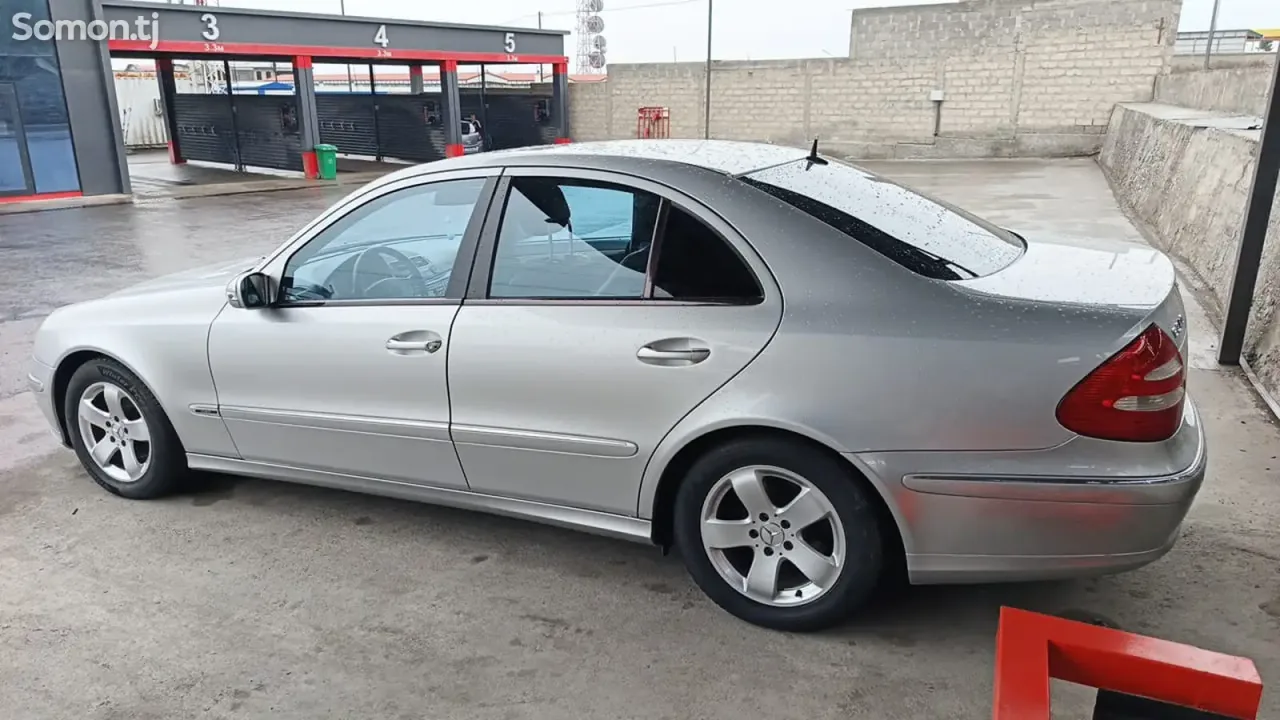 Mercedes-Benz E class 2005 · 2.4 AT