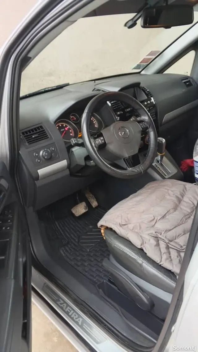 Opel Zafira 2008 · 2.2 AT
