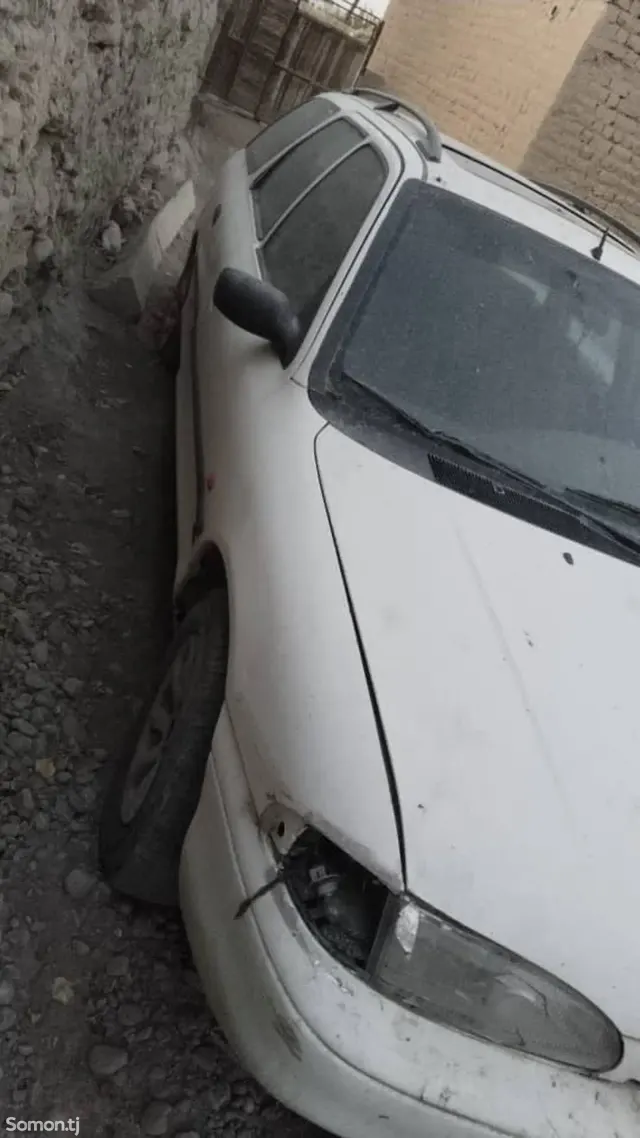 Ford Mondeo 1996 · 1.8 MT