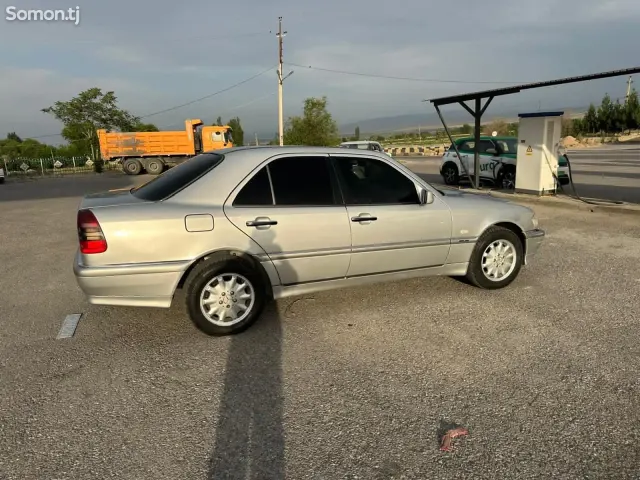 Mercedes-Benz C class 1999 · 2.8 AT